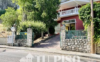 Exterior view of House or chalet for sale in Guadalajara Capital  with Terrace, Swimming Pool and Balcony