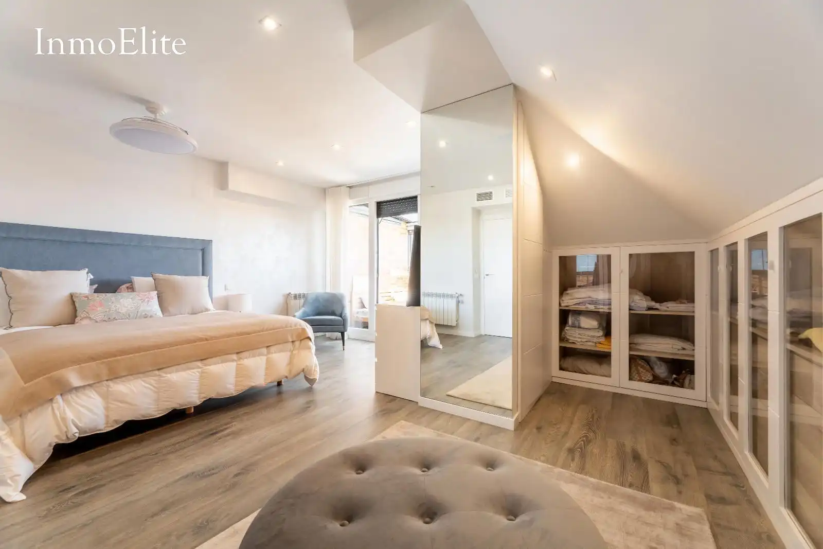 Schlafzimmer von Dachboden zum Verkauf in Majadahonda mit Klimaanlage, Heizung und Parkett