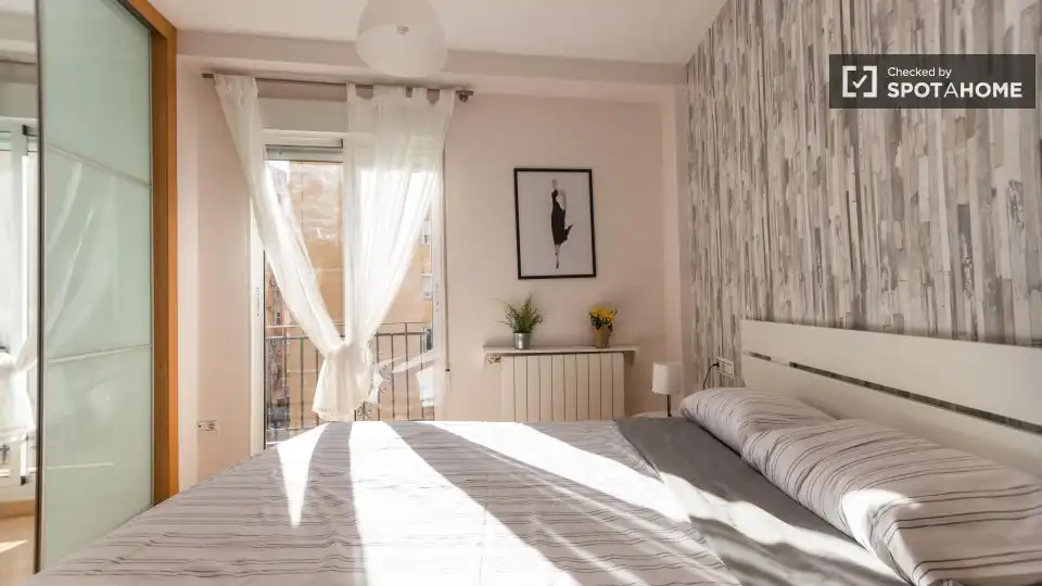 Habitación de Piso de alquiler en Valencia con Aire acondicionado, Calefacción y Amueblado
