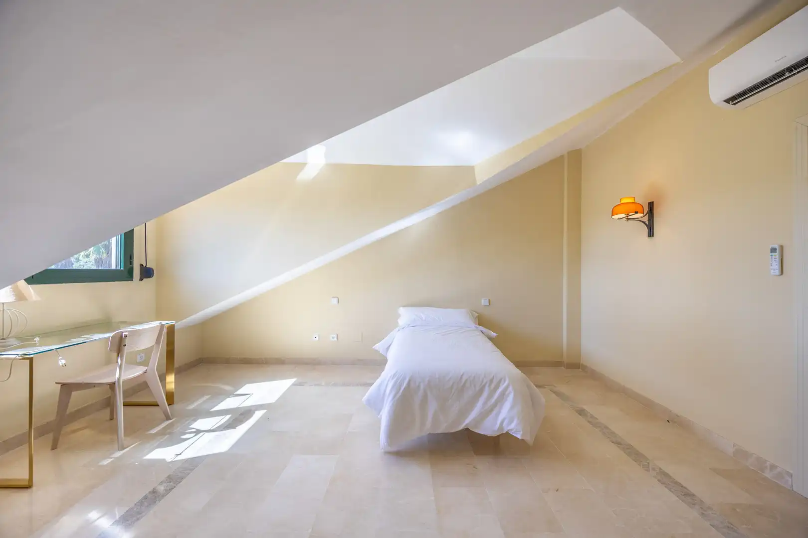 Casa aparellada amb piscina en venda a Sotogrande Alto, imagen 34