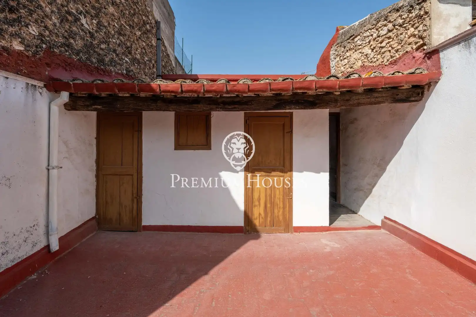 Vista exterior de Edificio en venta en Vilanova i la Geltrú