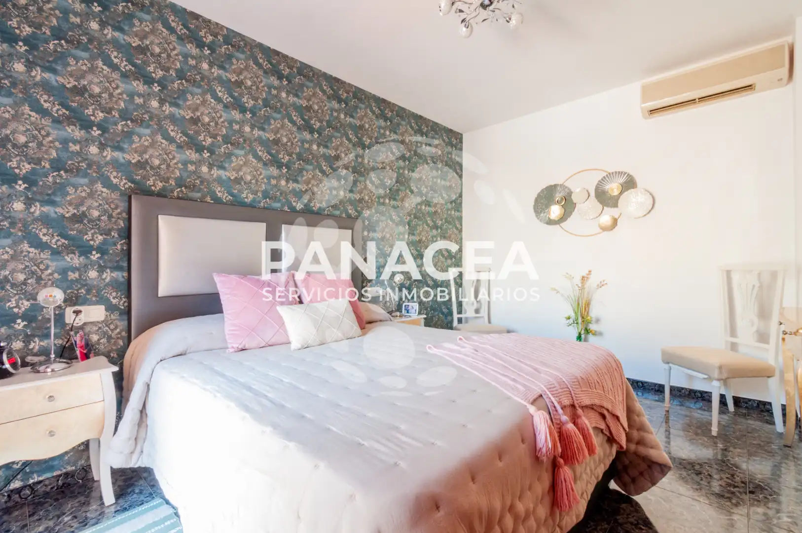 Habitación de Casa adosada en venta en Vícar con Jardín privado, Terraza y Amueblado