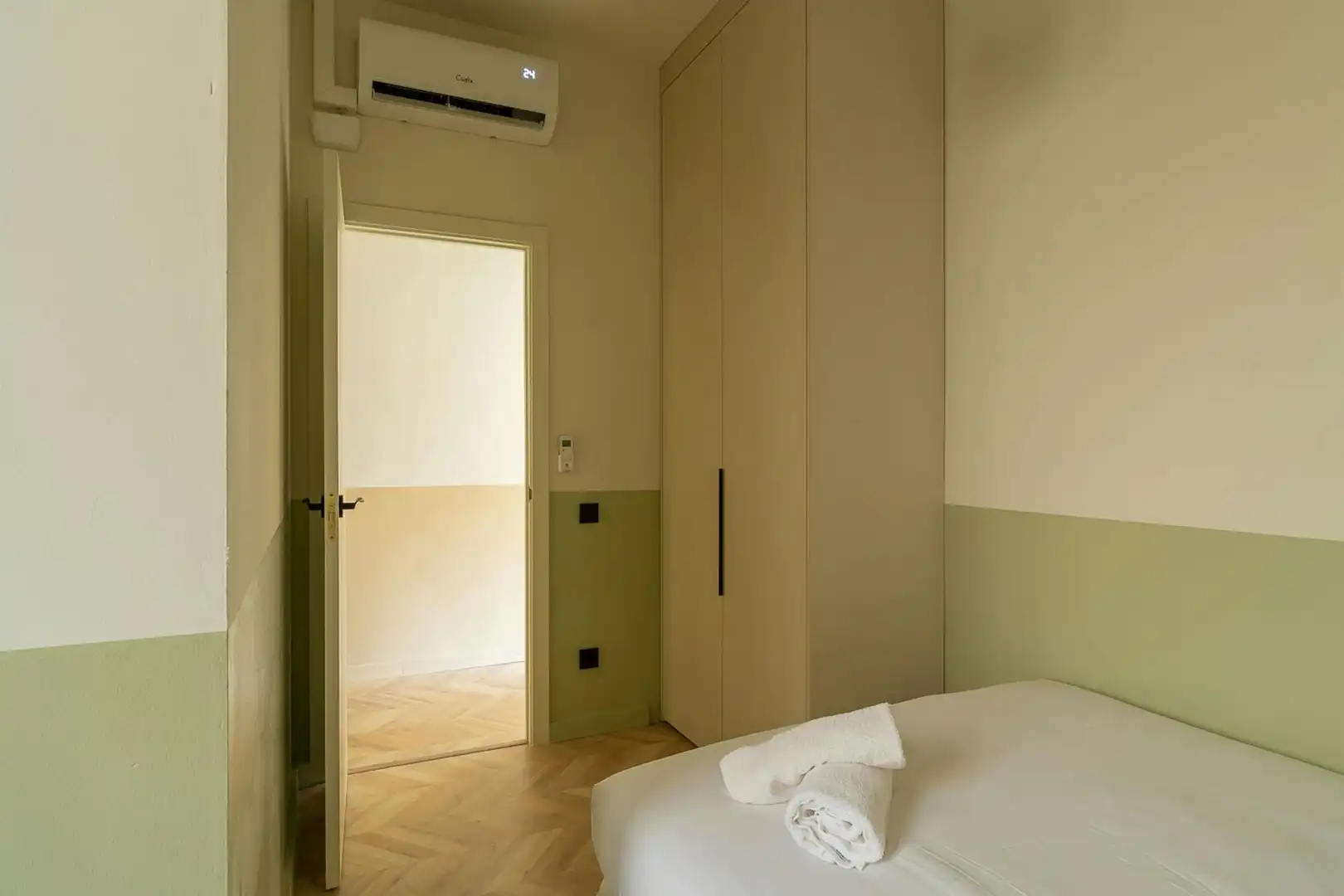 Habitación de Piso de alquiler en Barcelona con Aire acondicionado, Calefacción y Amueblado