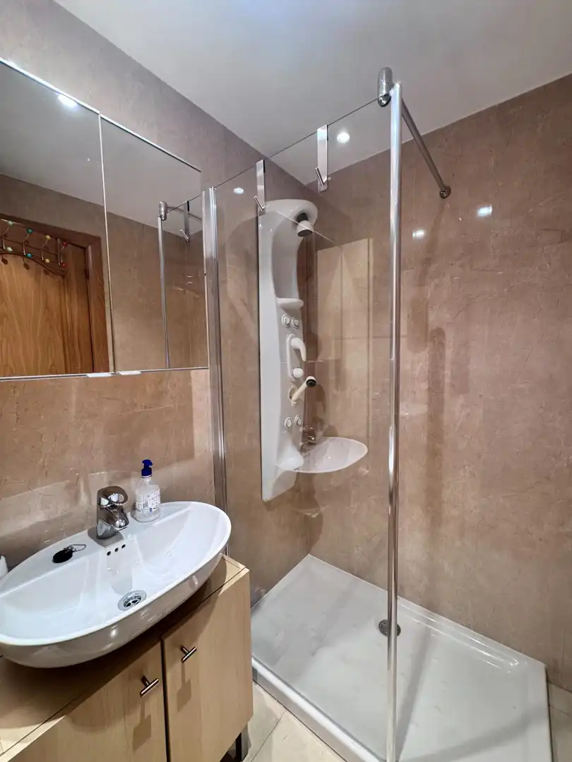 Baño de Estudio de alquiler en Oviedo  con Calefacción y Amueblado