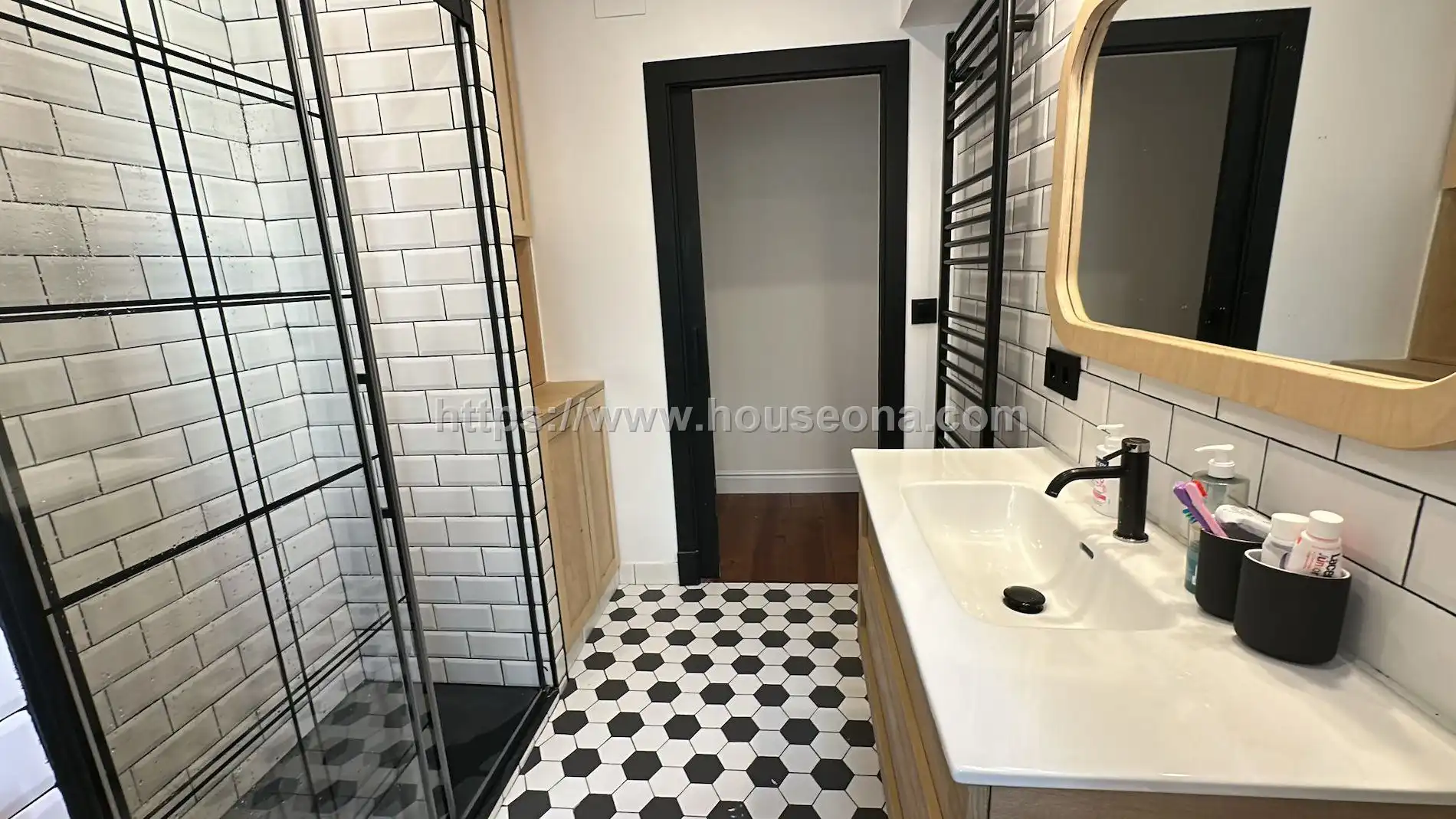 Baño de Piso de alquiler en Bilbao  con Calefacción, Terraza y Amueblado