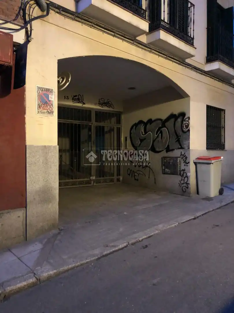 Exterior view of Garage for sale in  Madrid Capital