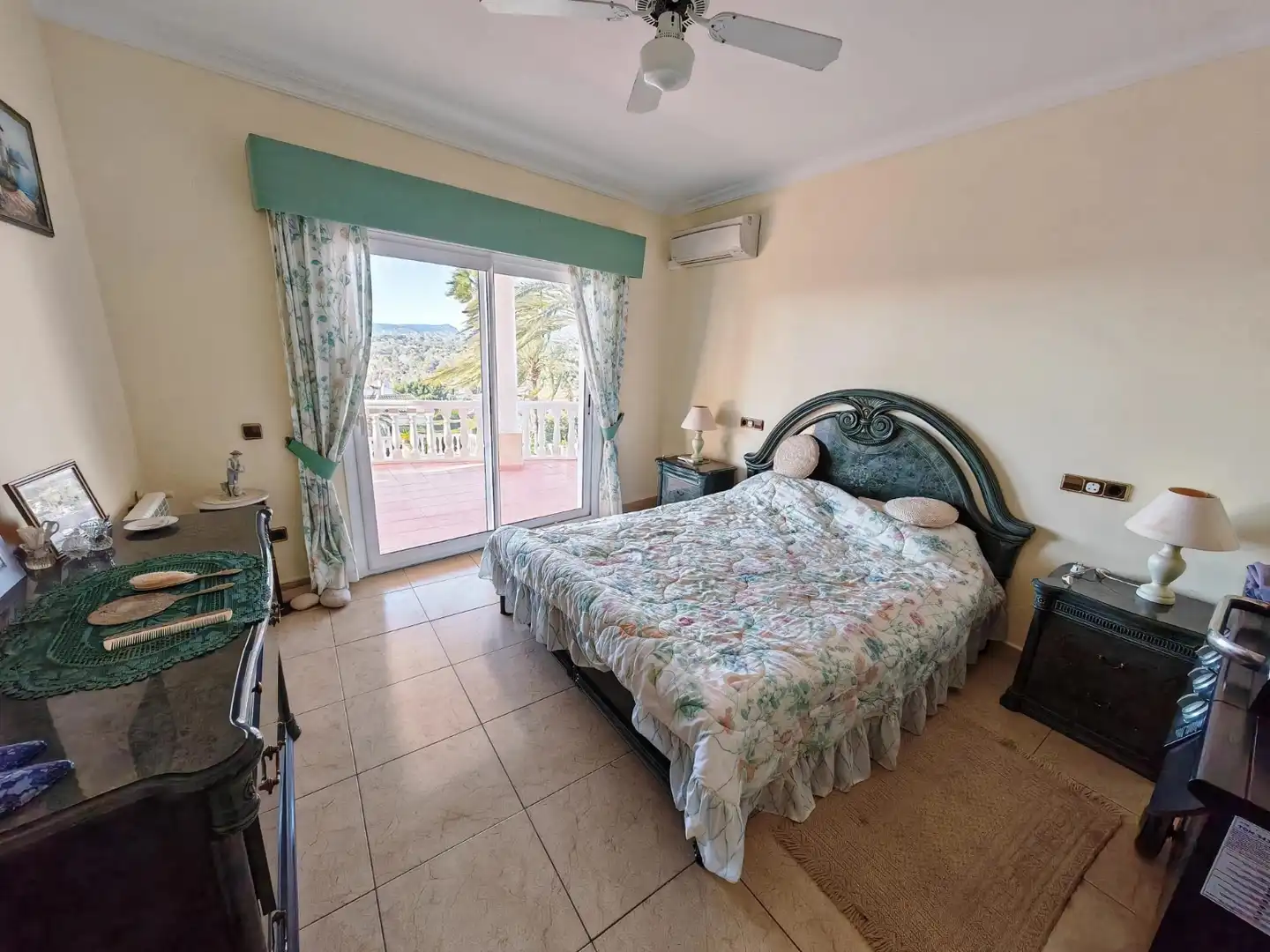 Bedroom of Houses for sale in Moraira