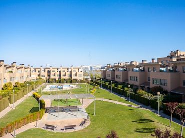 Terraced house with garden for sale in Calle IBON DE LA SOLANA 12