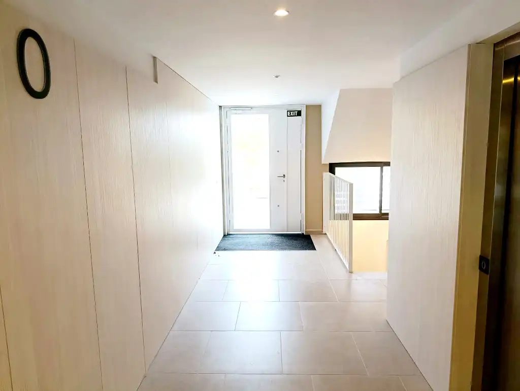 Wohnung zur Miete in Cobeña mit Klimaanlage, Heizung und Terrasse