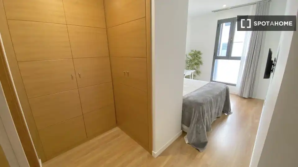 Bedroom of Flat for rent in Sevilla  with Air Conditioner, Heating and Furnished