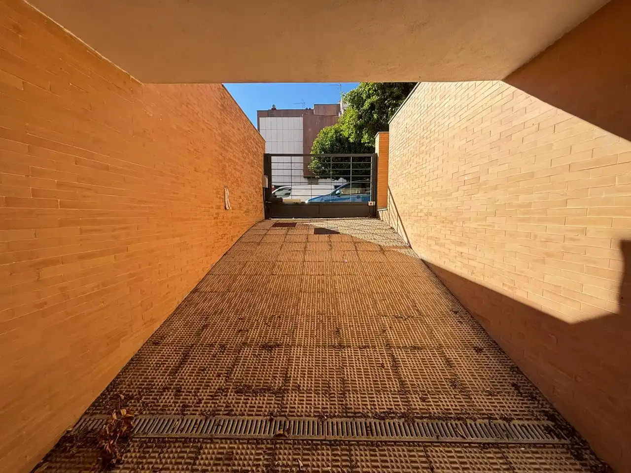 Vista exterior de Casa adosada en venda en Jaén amb Aire condicionat, Calefacció i Terrassa