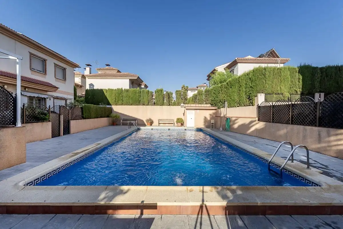 Adosado con piscina en venta en Ogíjares, imagen 2