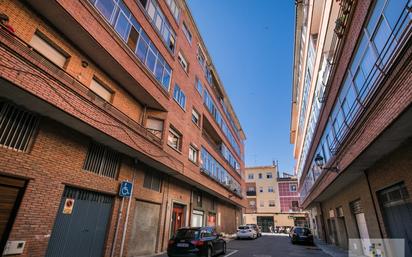 Vista exterior de Pis en venda en Ávila Capital amb Terrassa