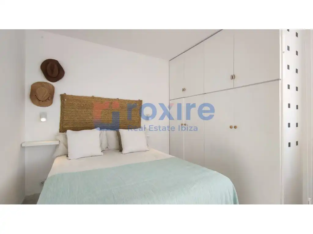 Habitación de Estudio de alquiler en Sant Antoni de Portmany con Aire acondicionado, Terraza y Horno