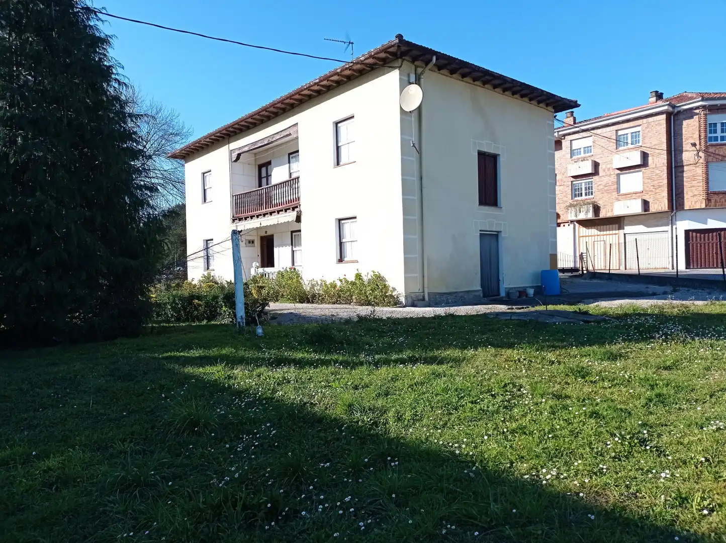 Vista exterior de Casa o chalet en venta en Reocín con Calefacción y Jardín privado