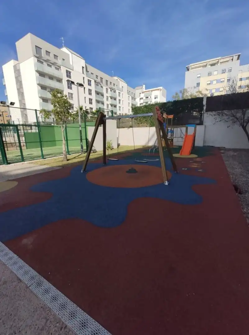 Parkplatz von Wohnung zur Miete in Málaga mit Klimaanlage, Terrasse und Abstellraum