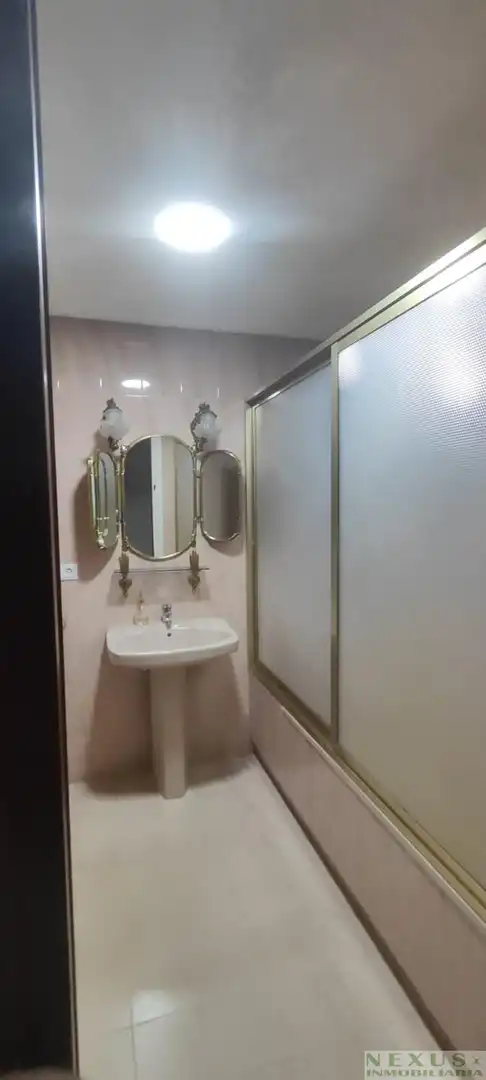 Bathroom of Flat for sale in Cáceres  with Air Conditioner, Heating and Terrace
