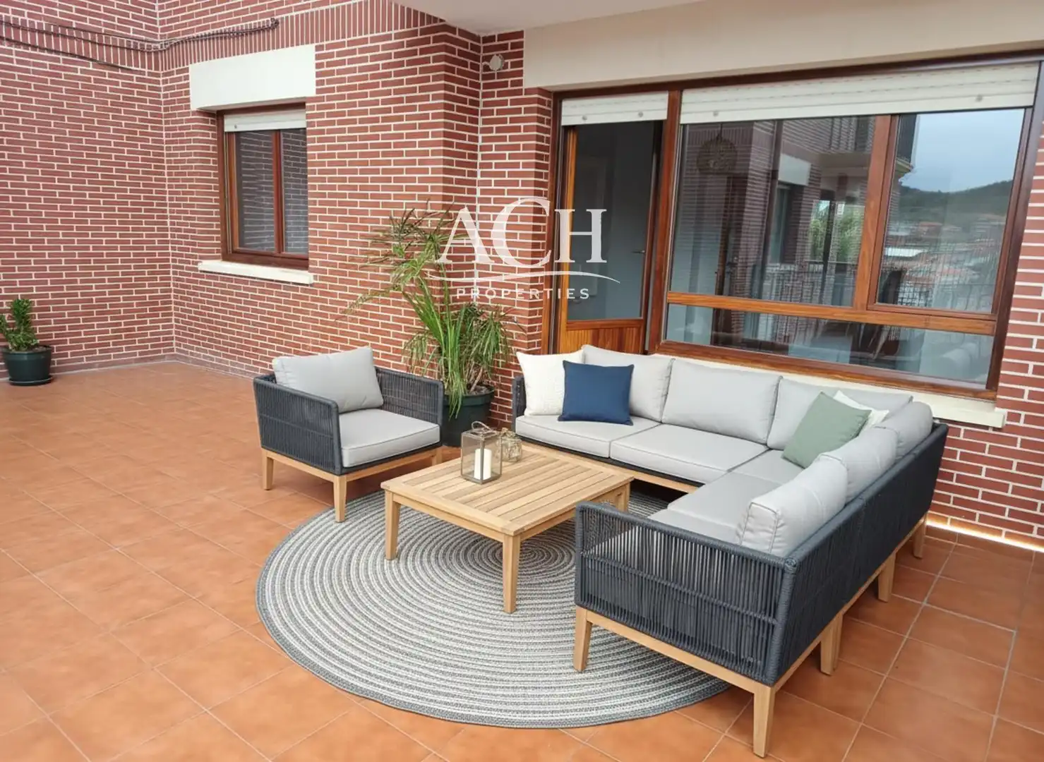 Terrasse von Maisonette zur Miete in Berango mit Heizung, Privatgarten und Terrasse