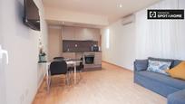 Living room of Flat to rent in  Barcelona Capital  with Air Conditioner, Heating and Furnished