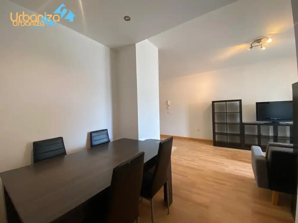 Apartamento con terraza en venta en Carretera de Sevilla - Los Montitos