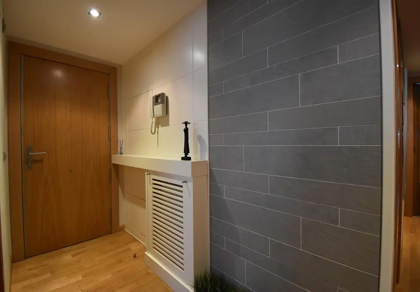 Wohnung zum Verkauf in Zaragoza mit Klimaanlage, Heizung und Parkett