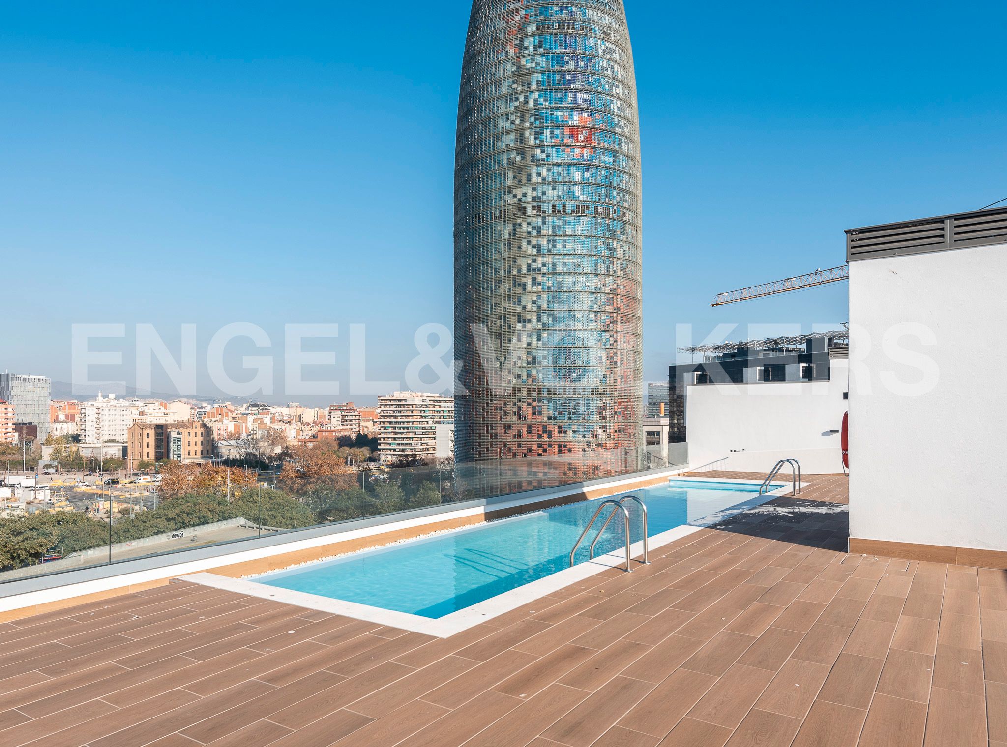 Piscina de Apartament de lloguer en  Barcelona Capital amb Aire condicionat, Calefacció i Parquet