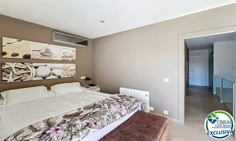 Bedroom of Houses for sale in Empuriabrava  with Heating, Terrace and Swimming Pool