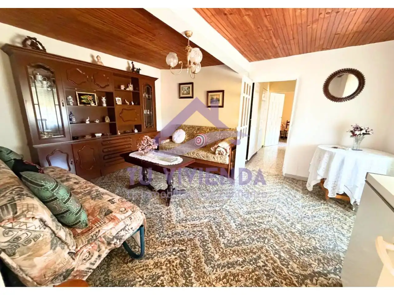 Sala d'estar de Casa o xalet en venda en Villaluenga de la Vega amb Calefacció i Moblat