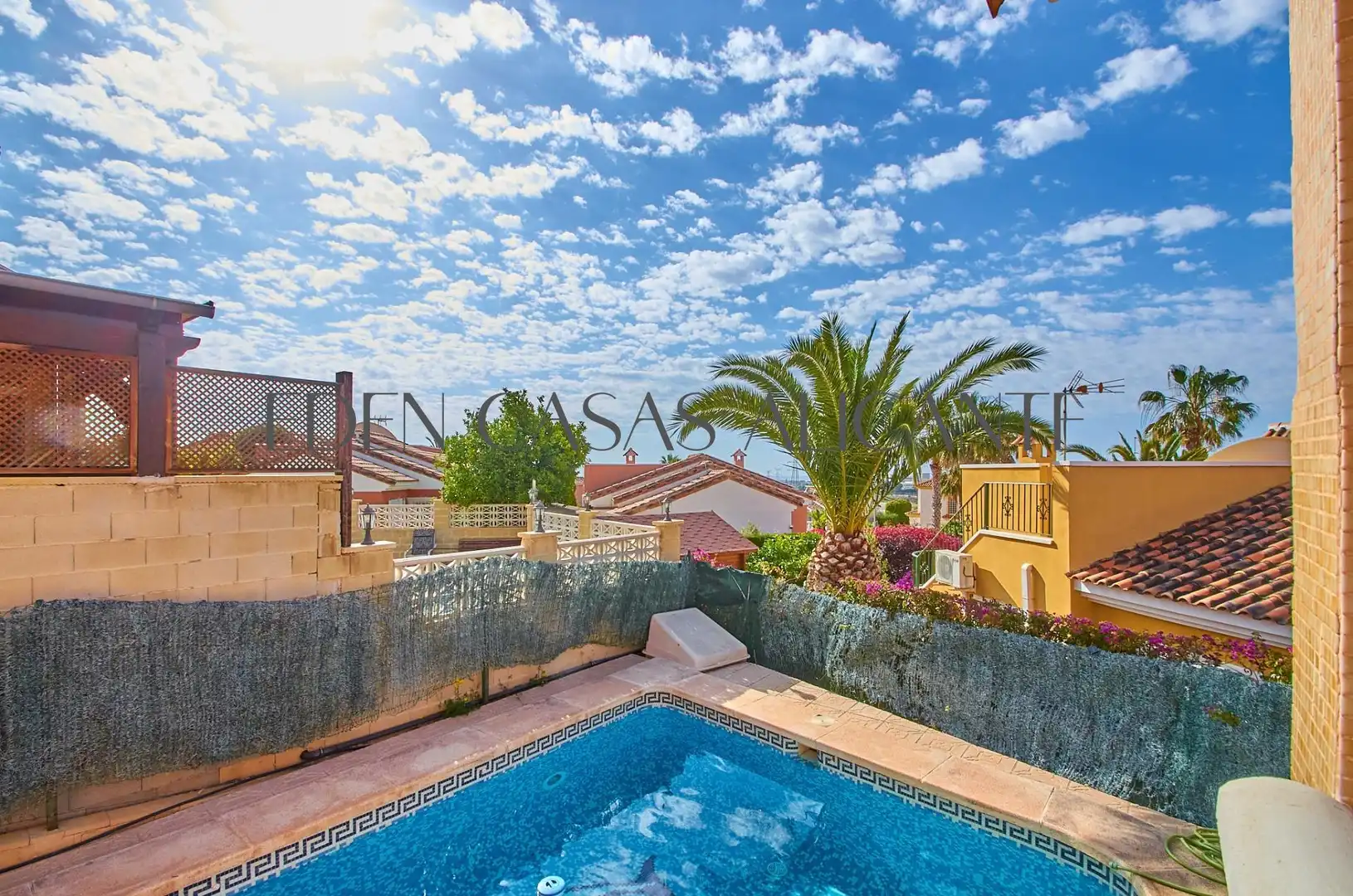 Vista exterior de Casa o xalet en venda en Mutxamel amb Aire condicionat, Jardí privat i Terrassa