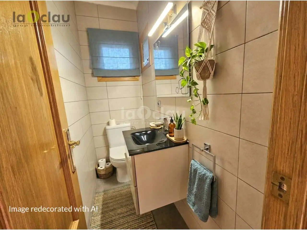 Badezimmer von Wohnung zum Verkauf in Tona mit Heizung, Parkett und Terrasse