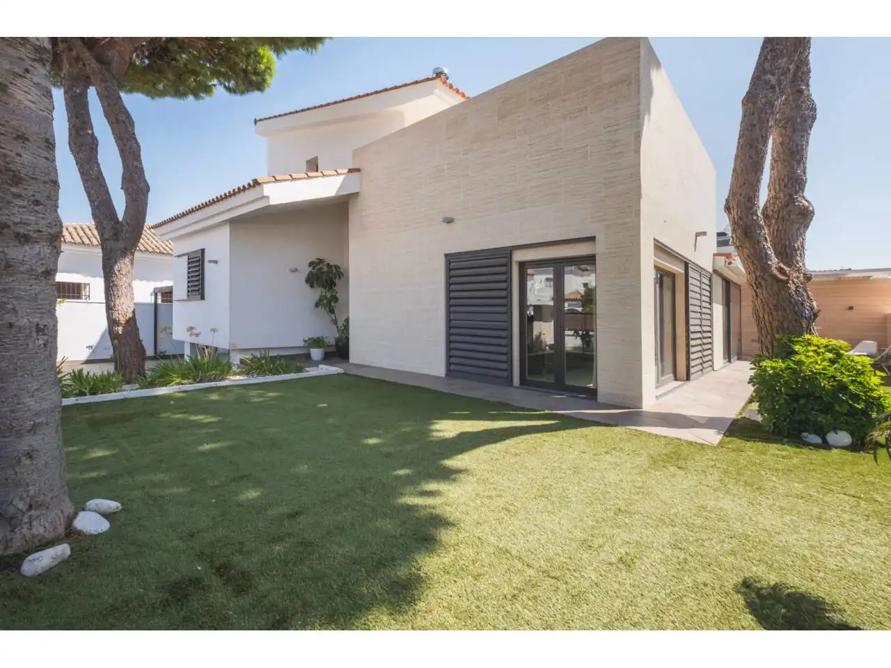 Chalet con jardín en venta en Núcleo urbano