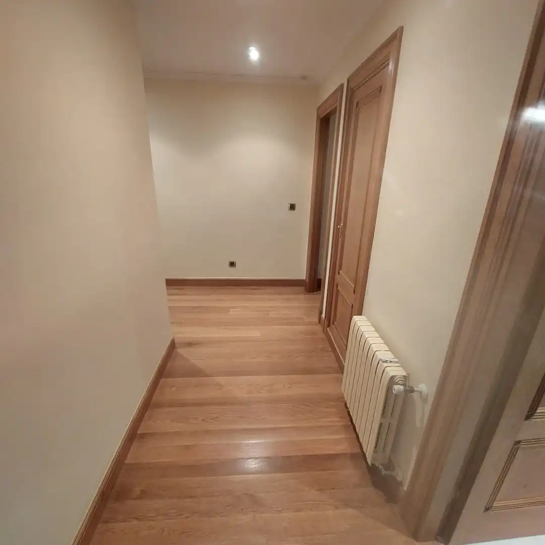 Wohnung zur Miete in Vigo  mit Heizung, Parkett und Abstellraum
