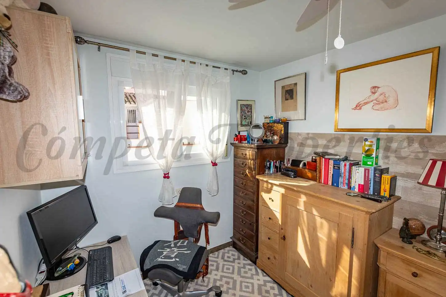 Habitación de Casa adosada en venta en Nerja con Aire acondicionado, Terraza y Amueblado
