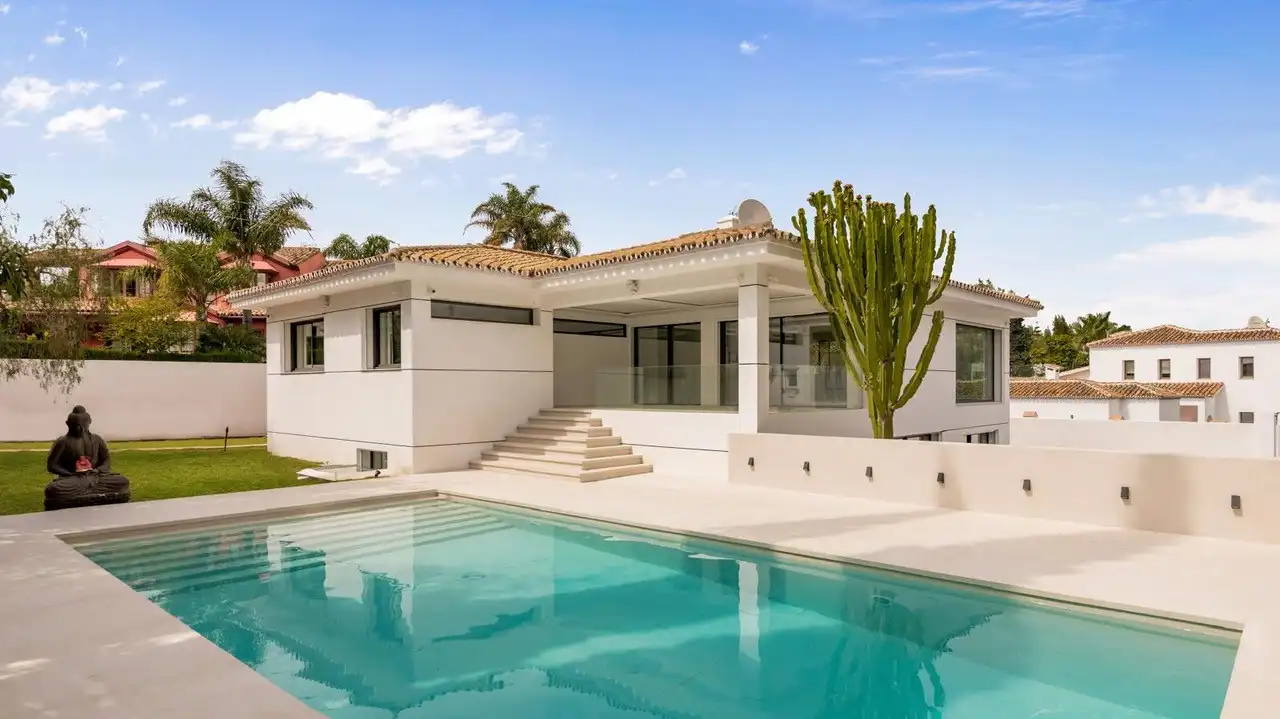 Casa con terraza en venta en San Pedro de Alcántara