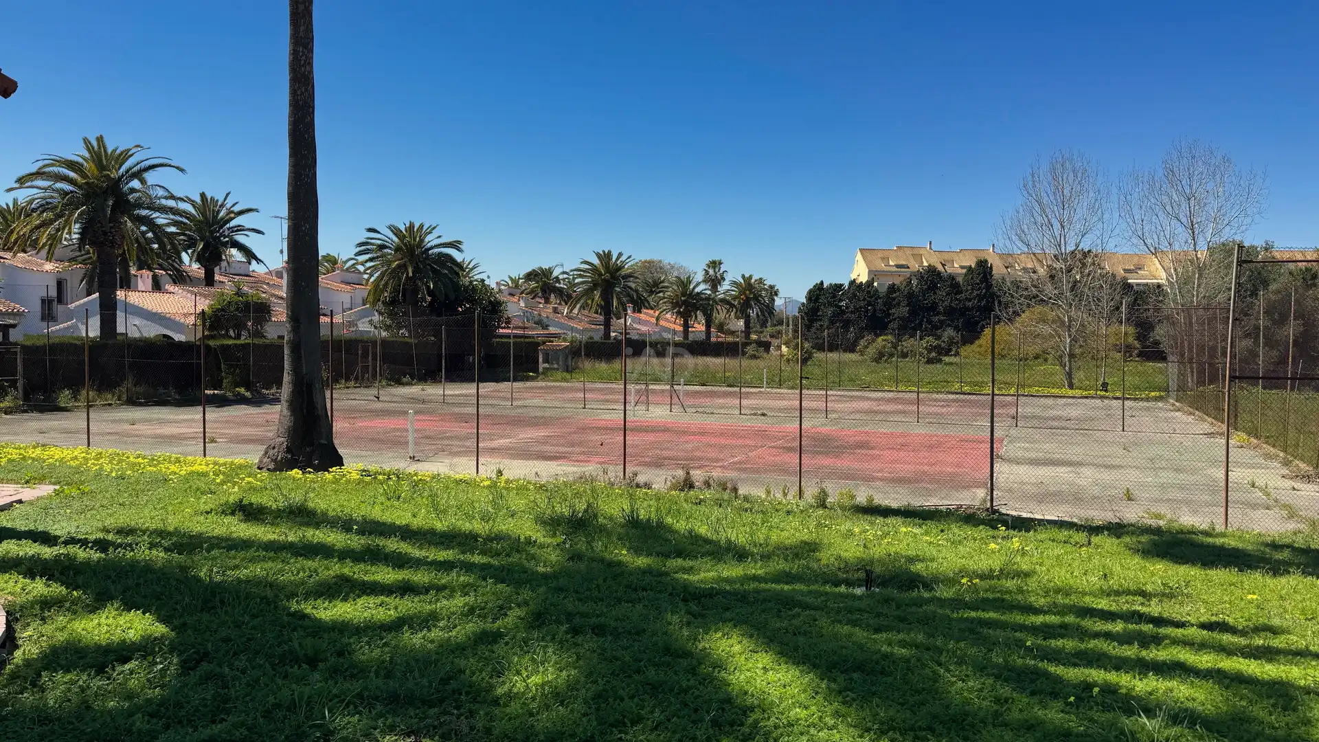 Außenansicht von Einfamilien-Reihenhaus zum Verkauf in Dénia mit Klimaanlage, Heizung und Terrasse