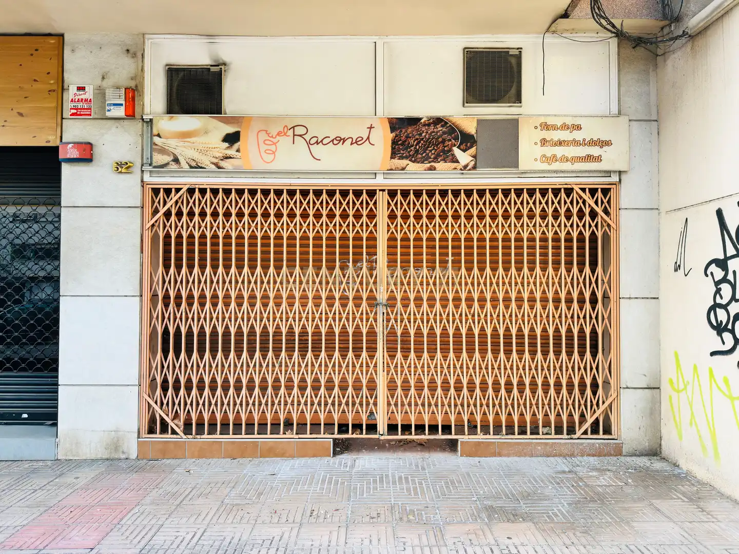 Locale commerciale in vendita a Carrer de Latorre, Sabadell, Barcelona, Spain