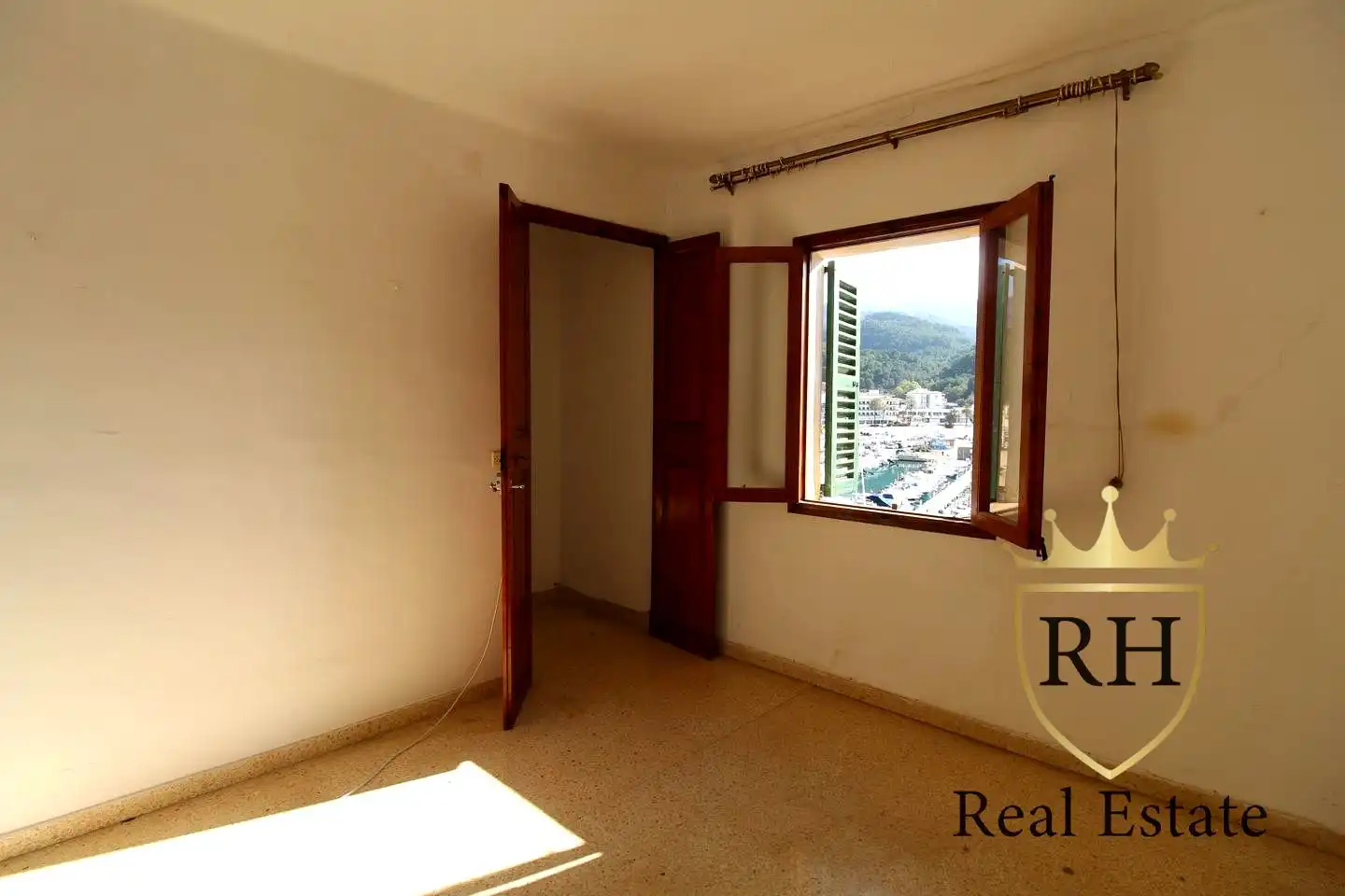 Bedroom of Flat for sale in Sóller  with Air Conditioner and Balcony