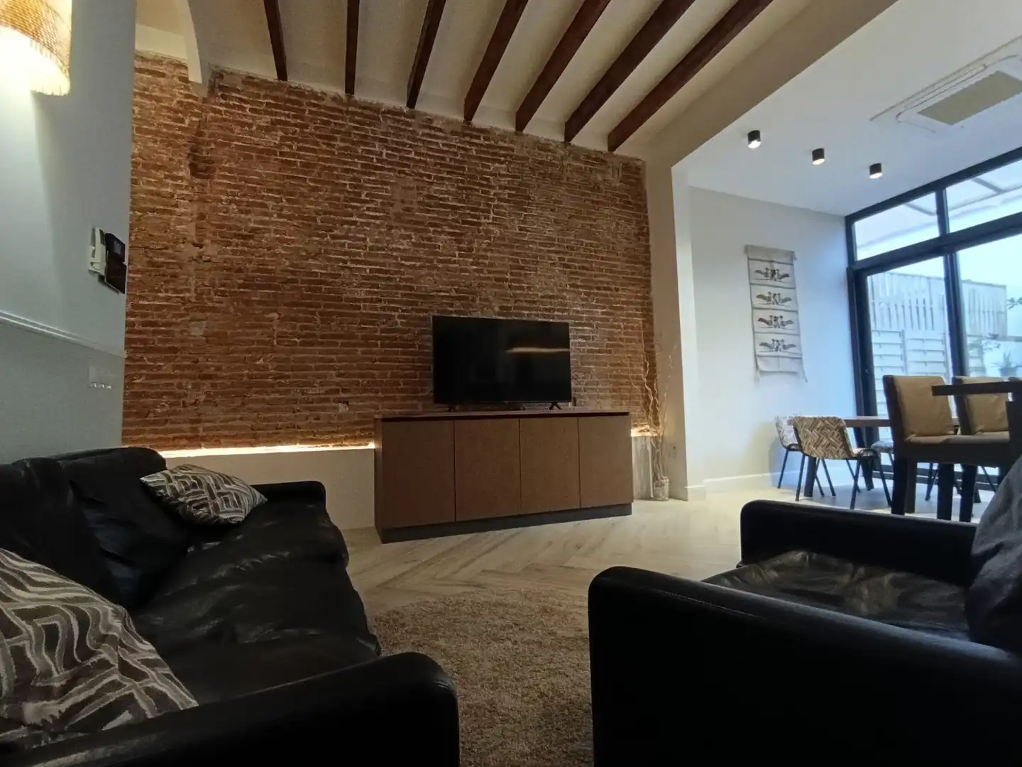 Wohnzimmer von Erdgeschoss zum Verkauf in Mataró mit Klimaanlage, Heizung und Privatgarten