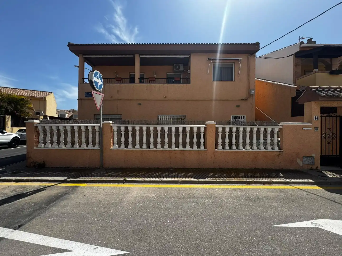 Xalet amb balcó en venda a Calle Calle Virgen de la Vega, imagen 2