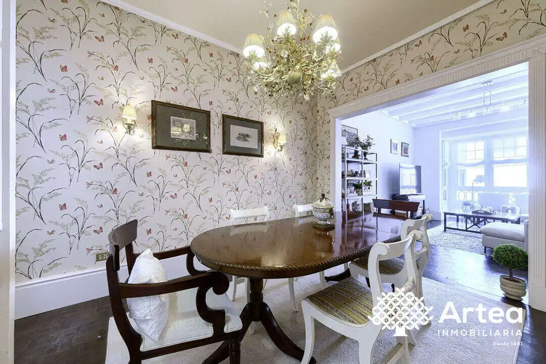 Comedor de Piso en venta en Getxo  con Calefacción, Trastero y Balcón