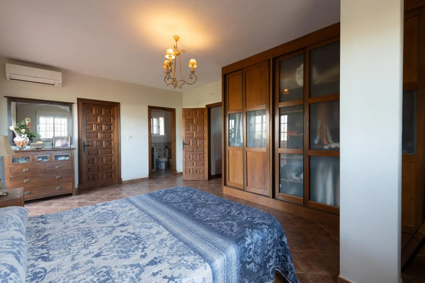 Habitación de Casa o chalet en venta en Madrid con Aire acondicionado, Calefacción y Jardín privado