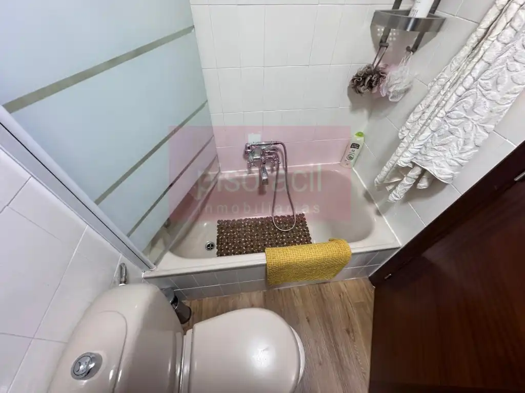 Bathroom of Flat for sale in Lugo