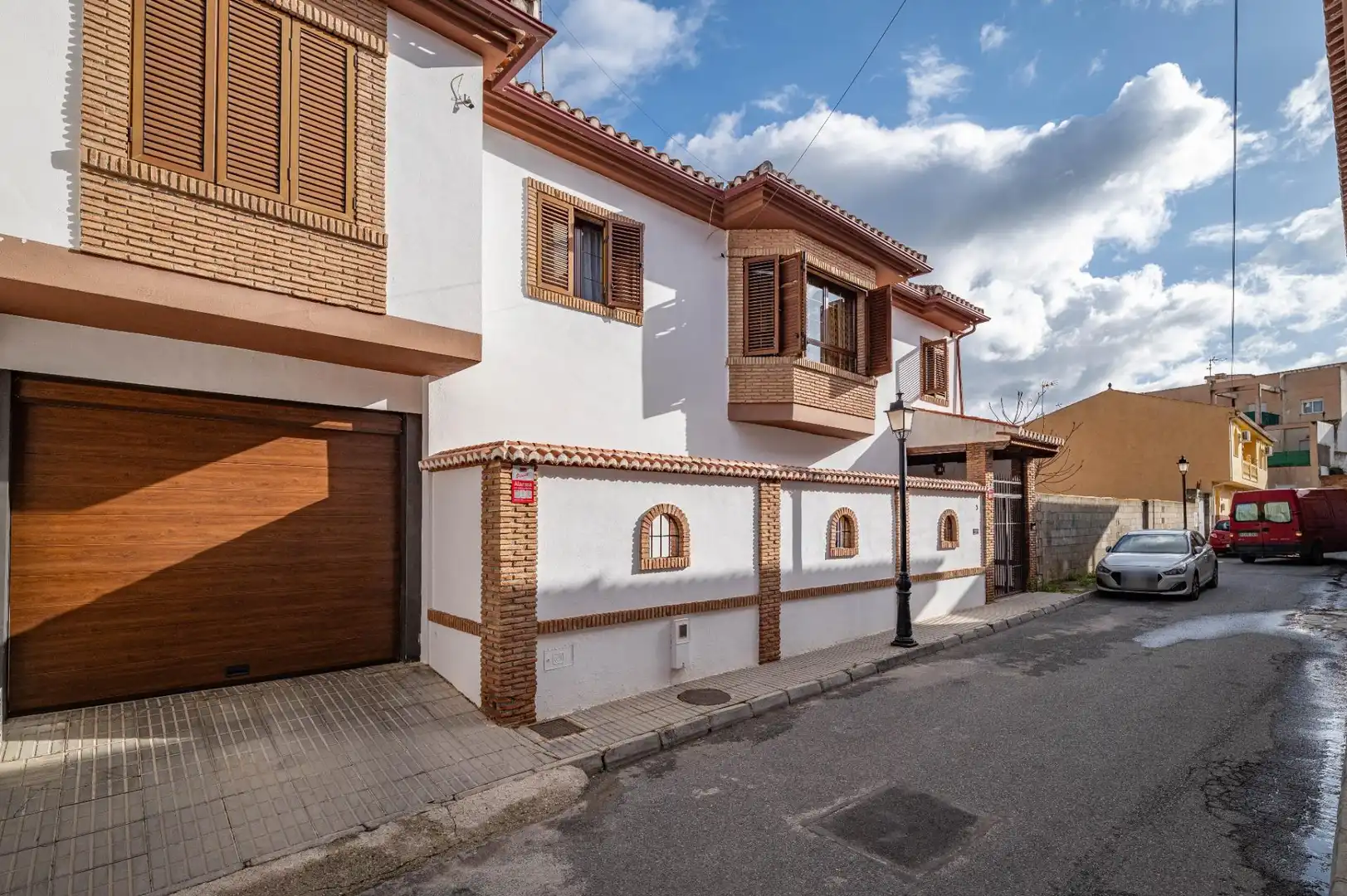 Vista exterior de Casa o xalet en venda en Las Gabias amb Aire condicionat, Calefacció i Balcó