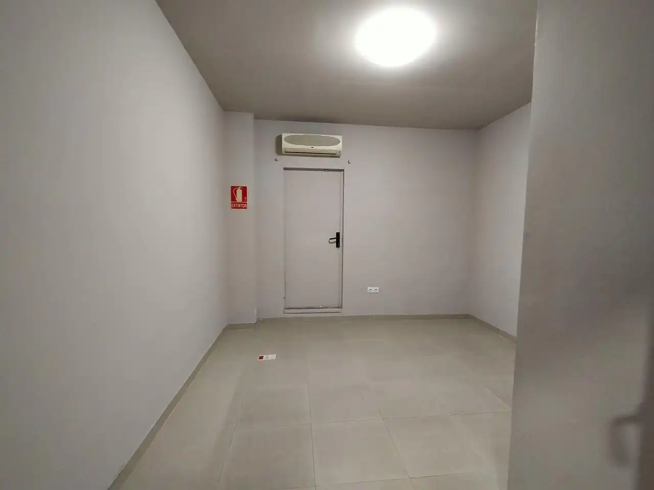 Local comercial de lloguer a Calle Tomás Bretón, imagen 33