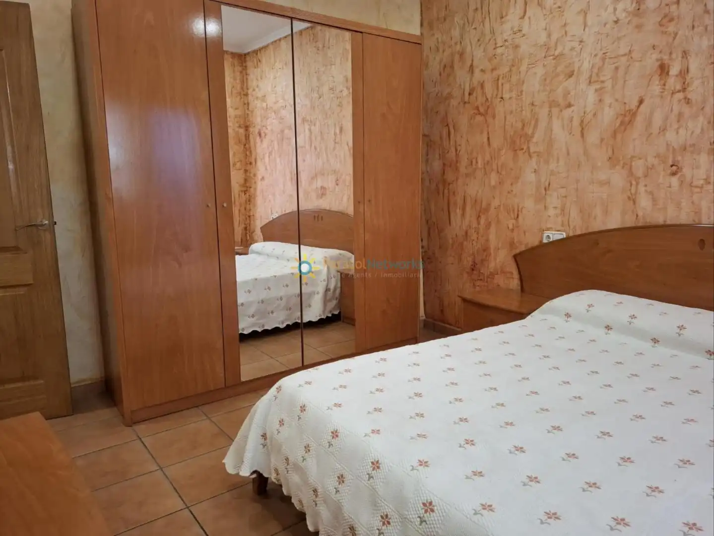 Dormitori de Casa adosada en venda en Oliva amb Aire condicionat i Terrassa