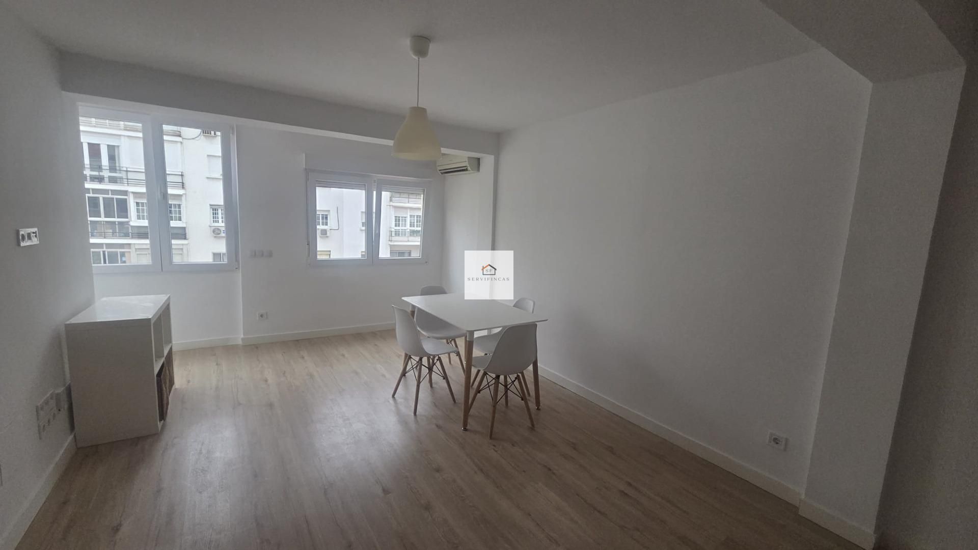 Dining room of Flat to rent in  Madrid Capital  with Air Conditioner and Heating