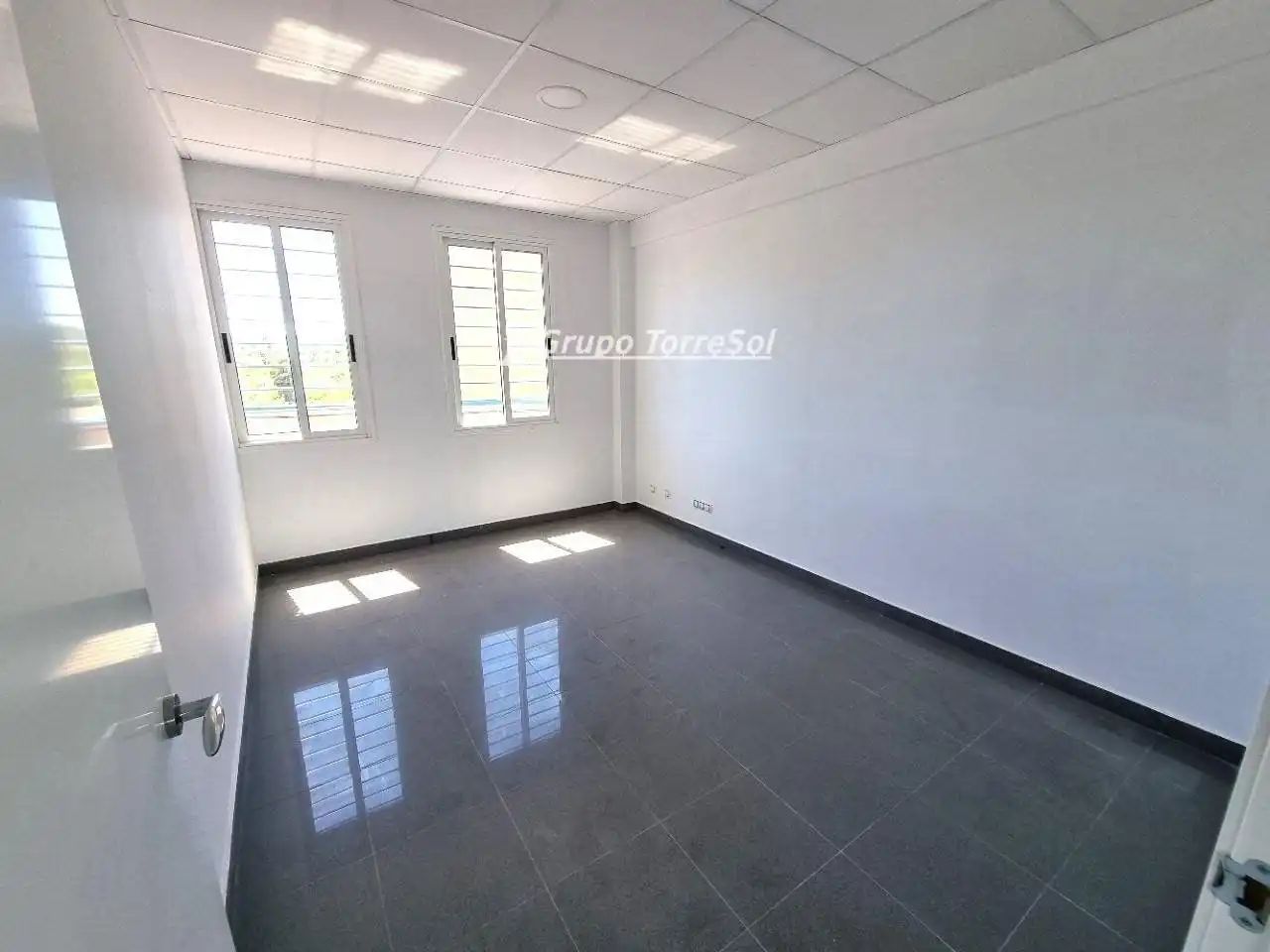 Local comercial en alquiler en ENLLAÇ AUTOPISTA, imagen 3