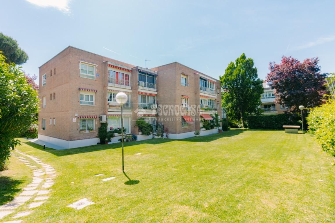 Exterior view of Flat for sale in  Madrid Capital  with Heating, Parquet flooring and Terrace