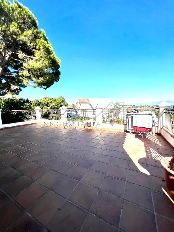 Terrassa de Casa o xalet en venda en Torremolinos amb Calefacció, Jardí privat i Terrassa