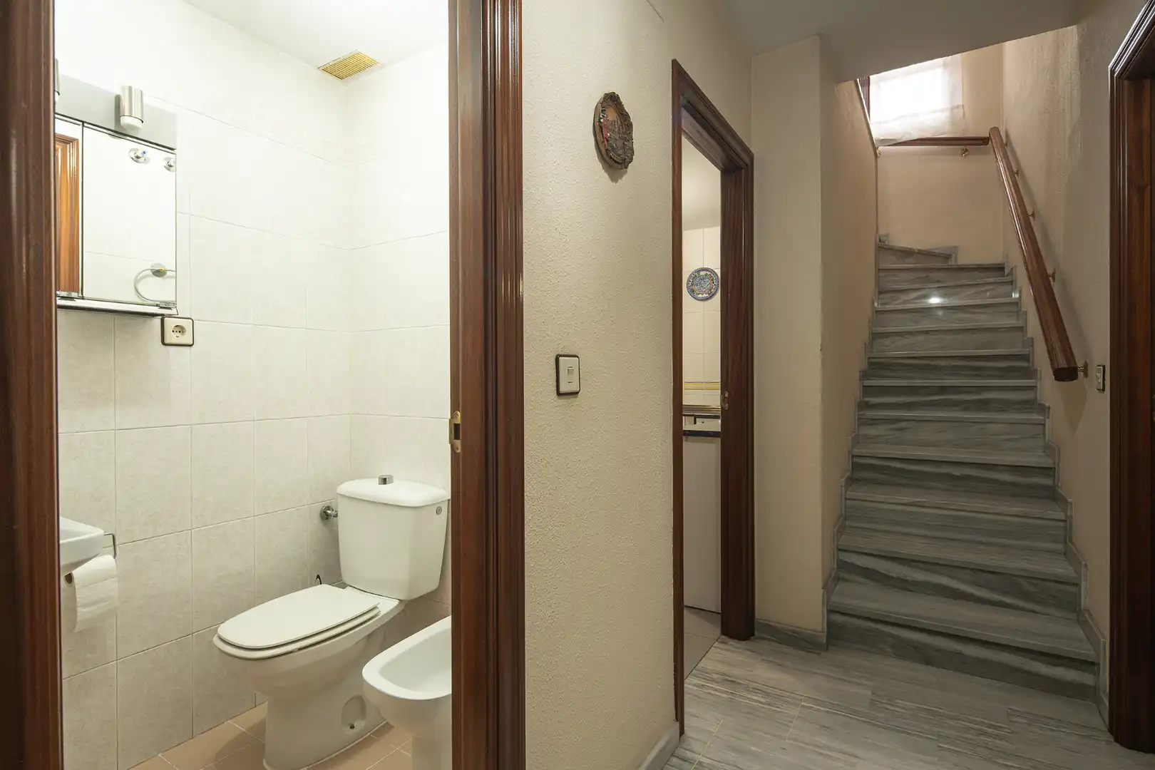 Casa adosada en venta en Angustias - Chana - Encina